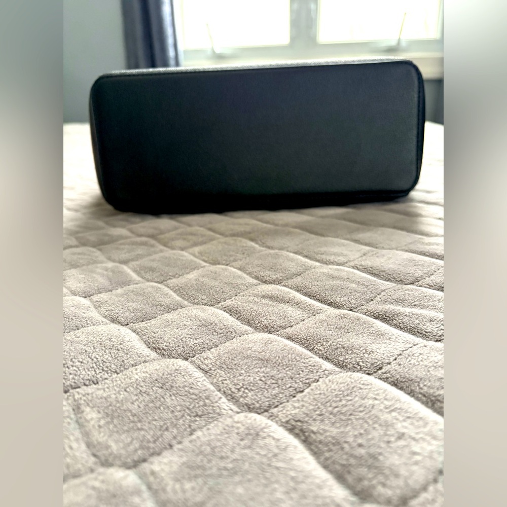 NWT - Michael Kors Charlotte Logo and Leather Tote Bag - Large - Picture 6 of 7